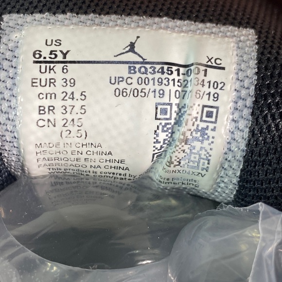 Jordan Flight Systems 2020 Black/White-Electric Green BQ3451-001 Size 6.5Y - Picture 8 of 8